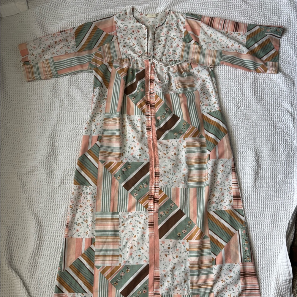 Vintage Gilligan OMalley Long Sleeve Nightgown Housecoat Cottage Core